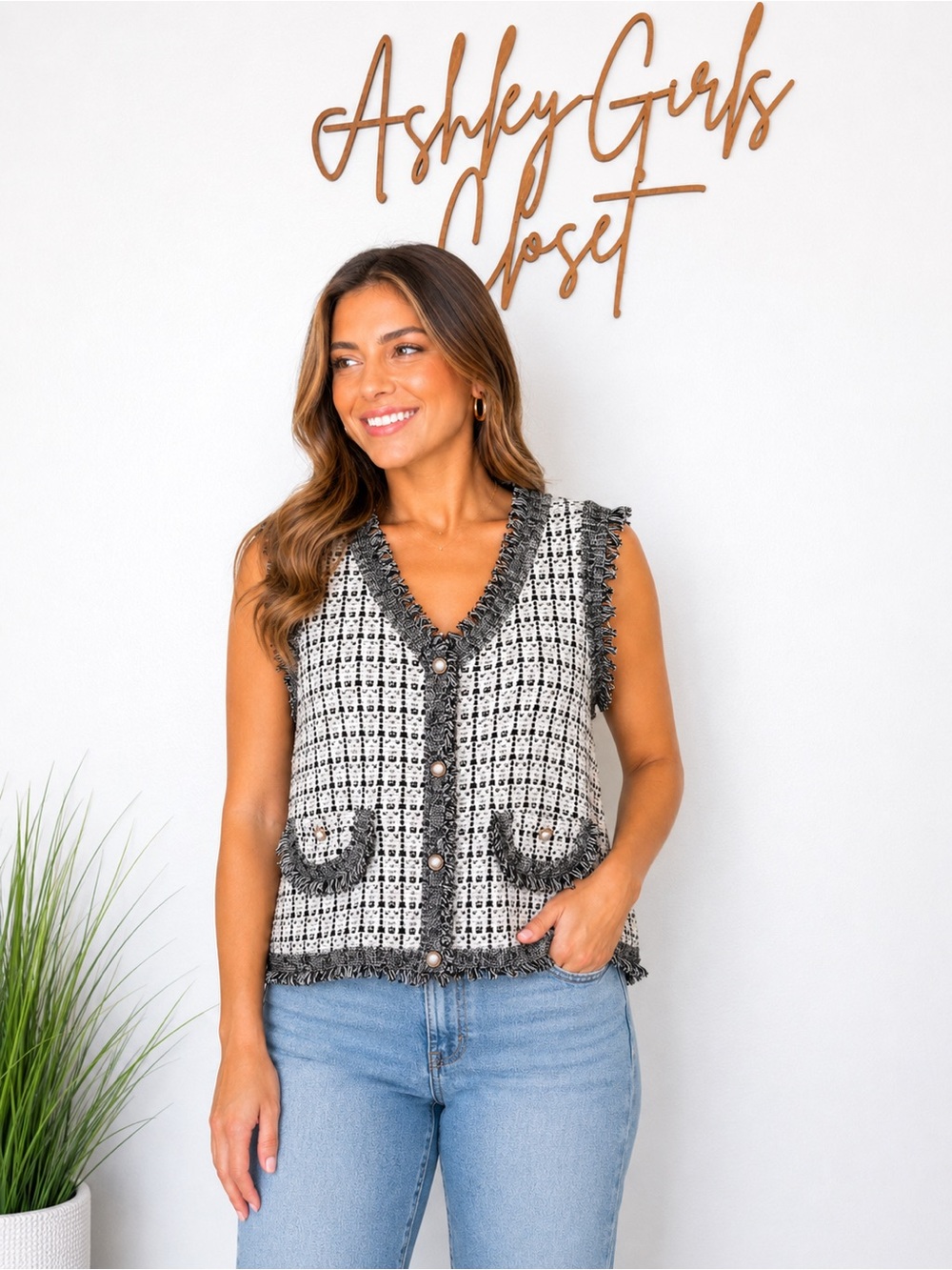 Flat White Black & White Tweed Fringe Button Front Sweater Vest Size Medium
